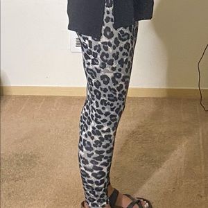 Small Grey and black leopard leggings
